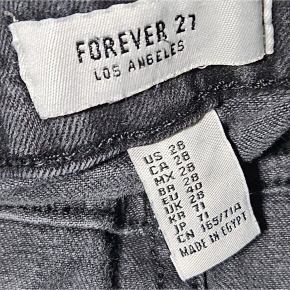 Forever 21 Jean Shorts Womens Size 28 Mid Rise Black Denim Cutoff Hot Pants - Picture 3 of 4